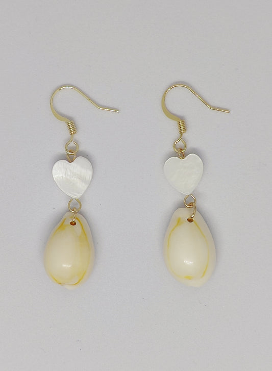 Ocean Heart Shell and Heart-Shaped Shell Pendant Earrings