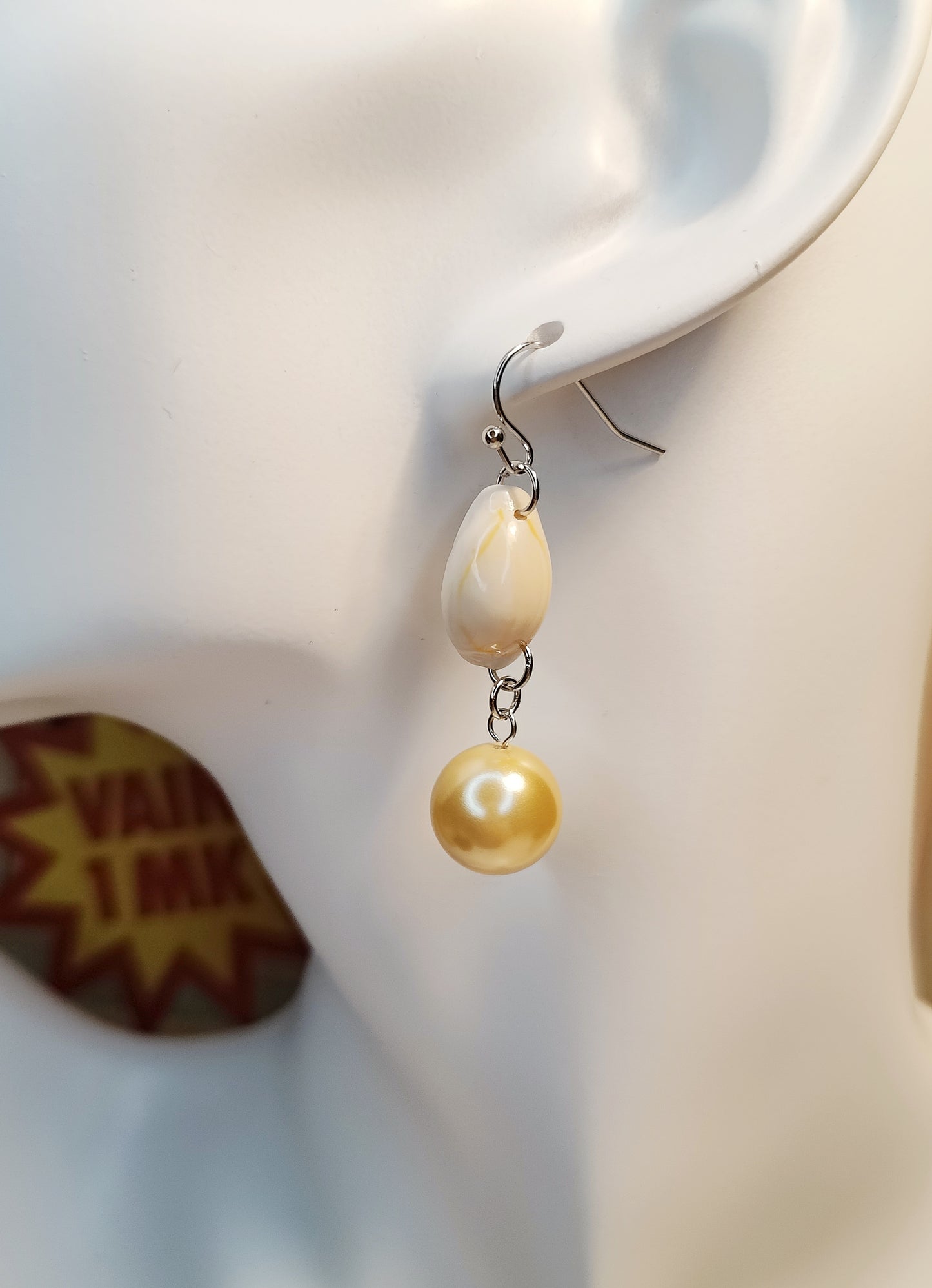 Shell and Golden Color Glass-Pearl Earrings.