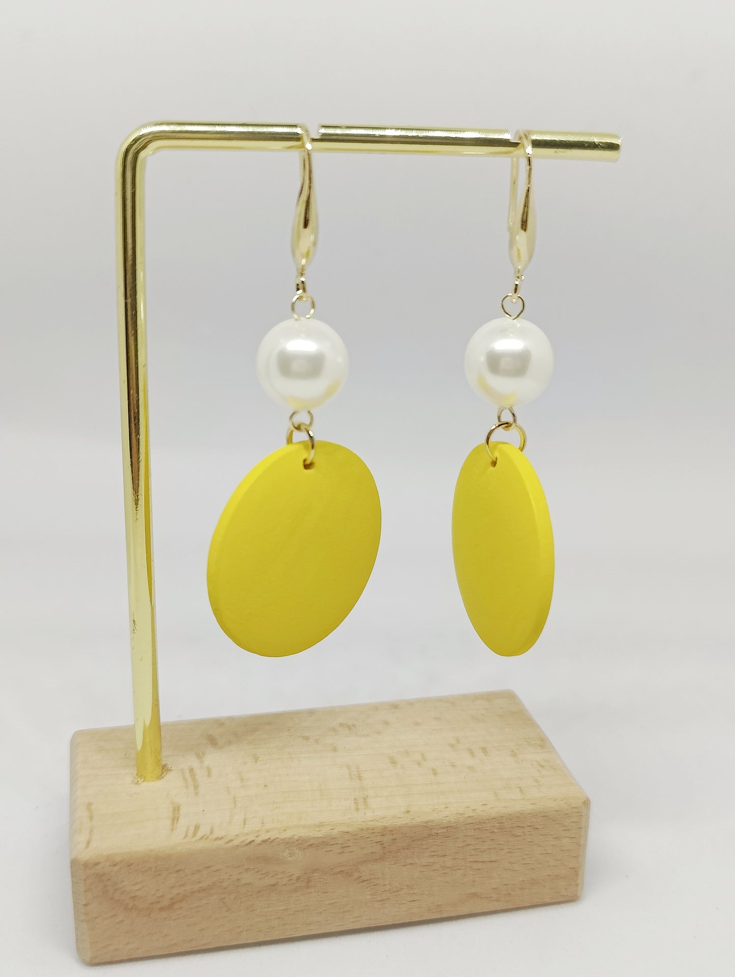 Elegant Shell-Pearl and Wood Round Pendant French-Style Hook Earrings (Yellow)