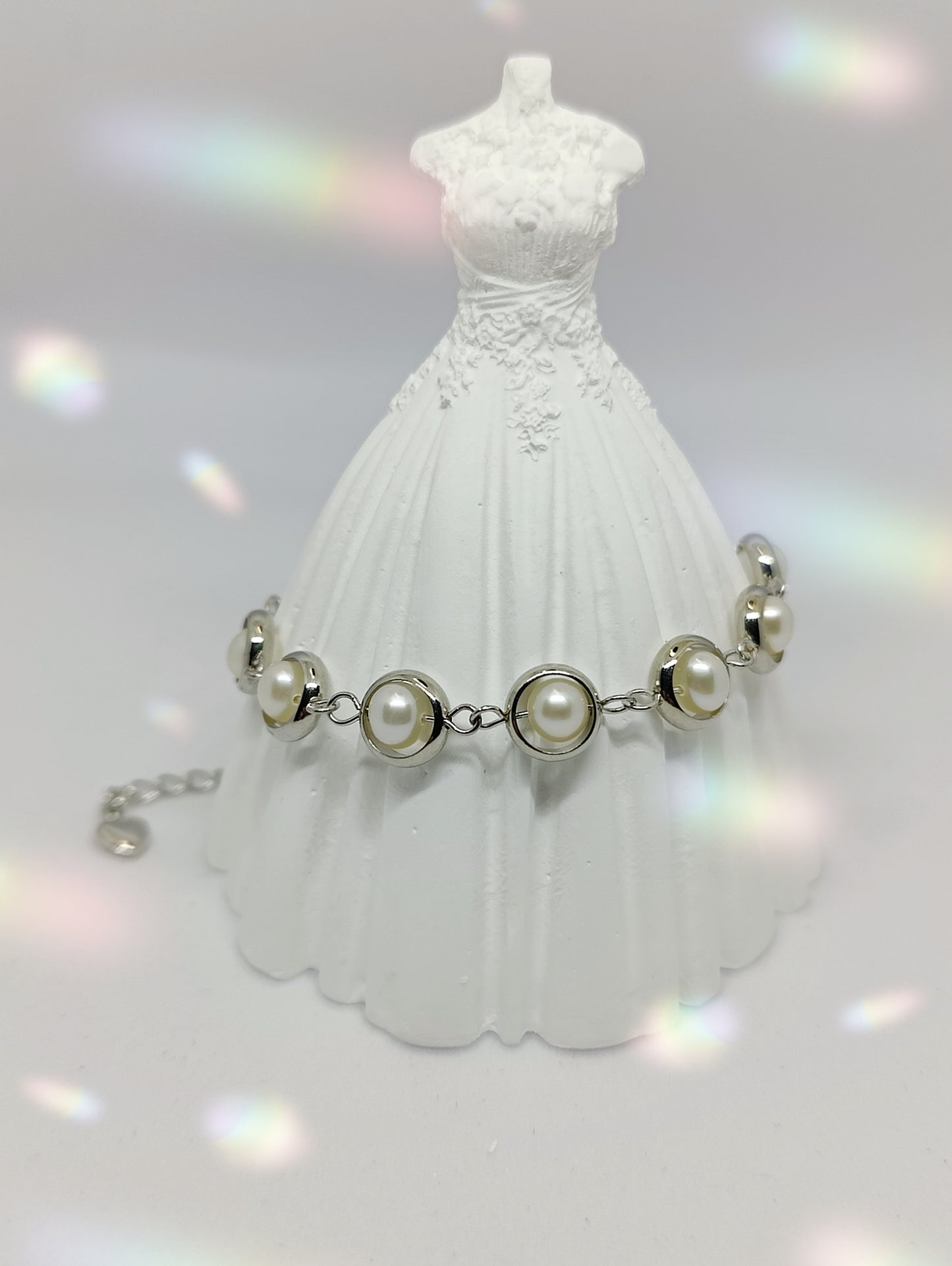 Bracelet with White Pearls in White-Gold-Plated Copper Ring(14-19cm)