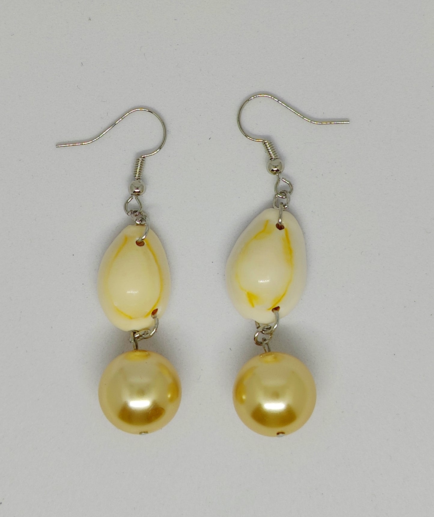 Shell and Golden Color Glass-Pearl Earrings (Large)