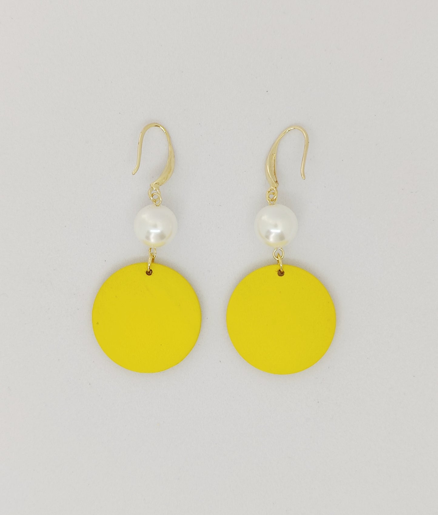 Elegant Shell-Pearl and Wood Round Pendant French-Style Hook Earrings (Yellow)