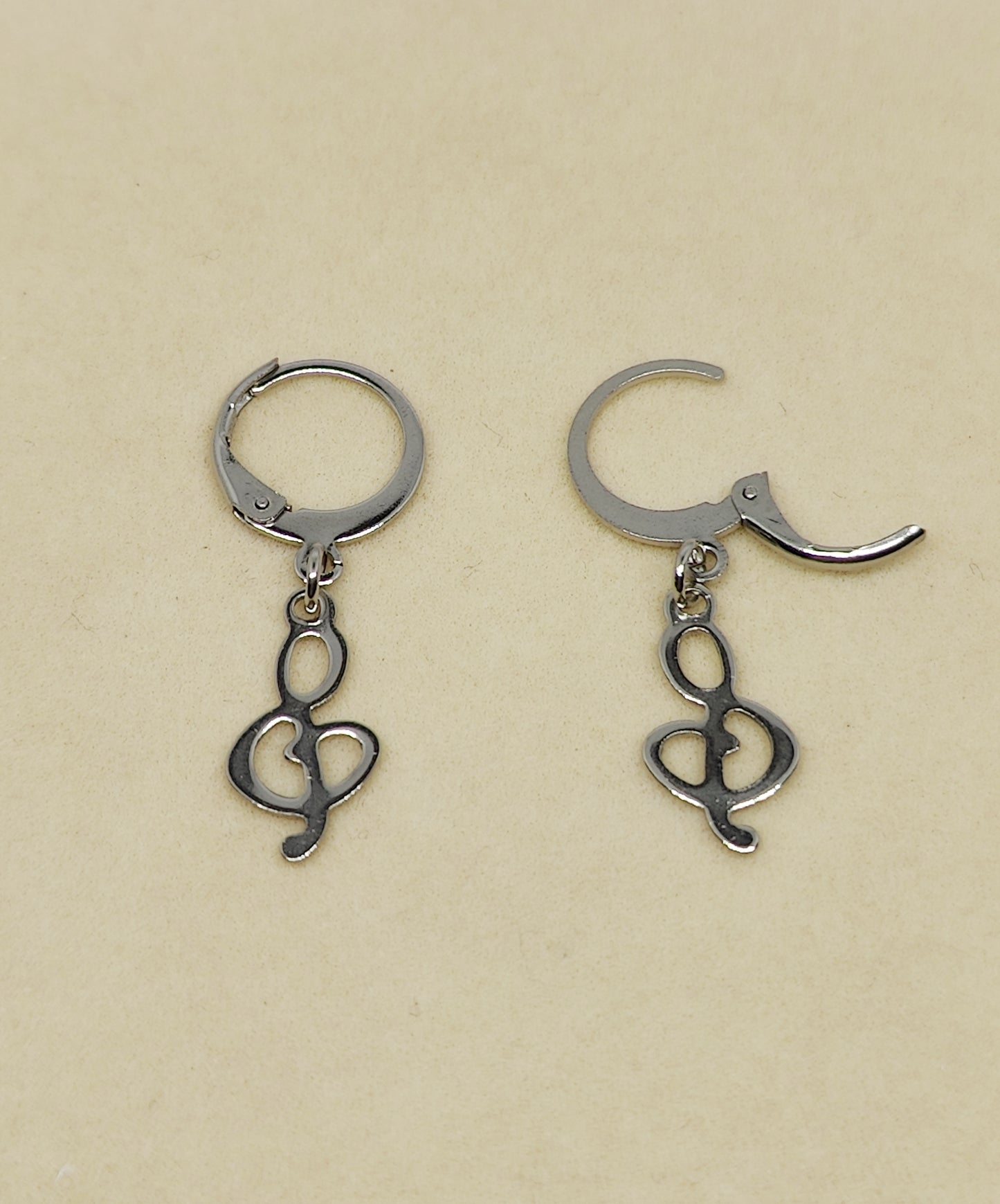 Round Ear Hooks with Musical-Note-Shaped Pendant