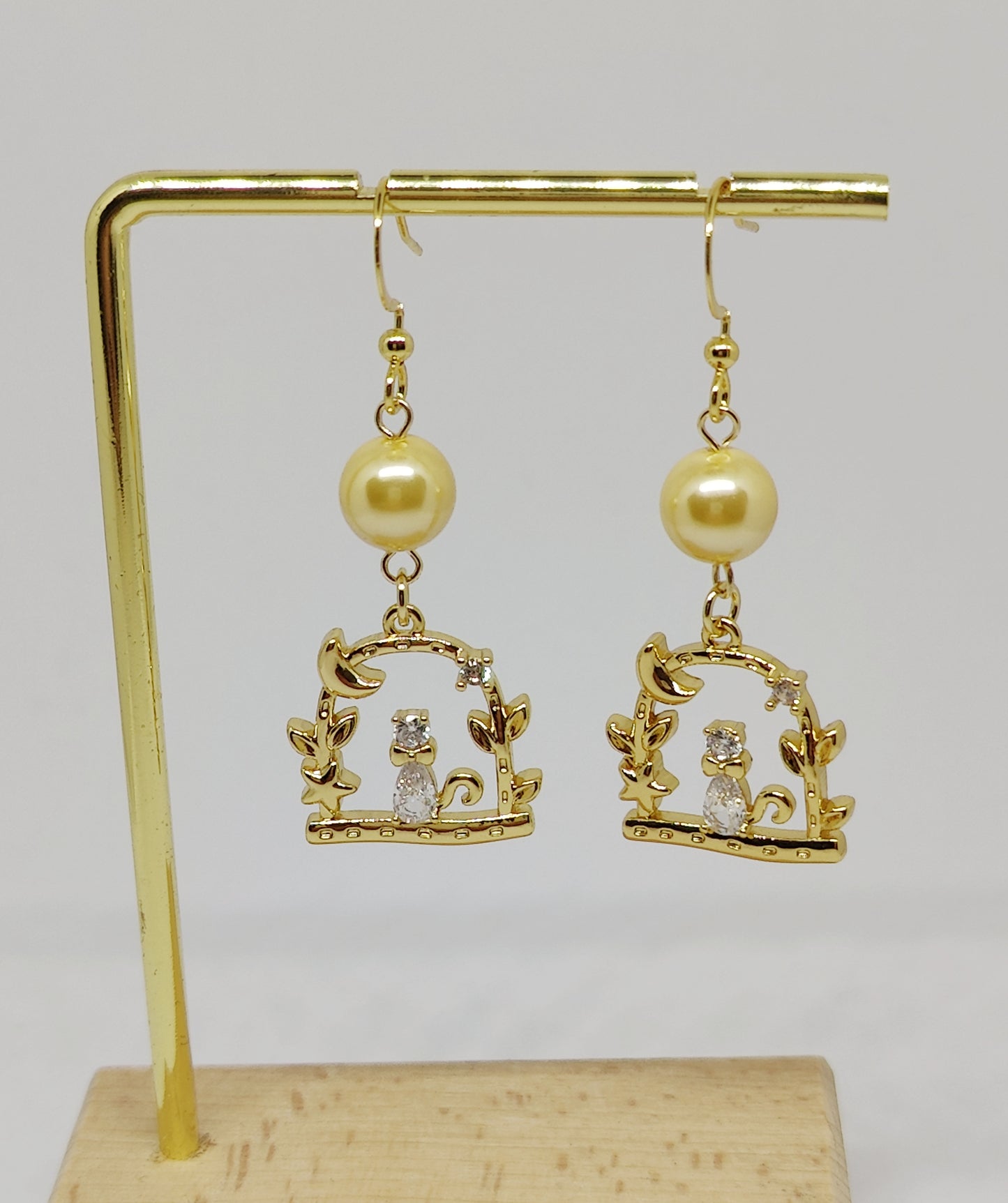 Golden Glass Pearl and Playful Swinging Kitten Pendant Earrings