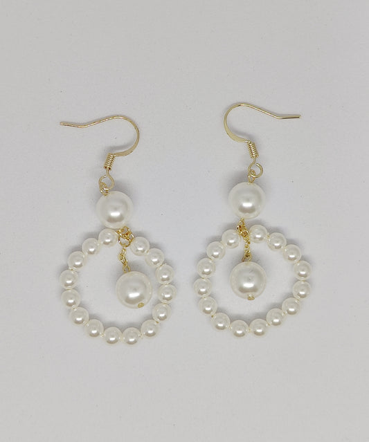 Shell-Pearl Hoop and Swinging Chain with Shell-Pearl Earrings