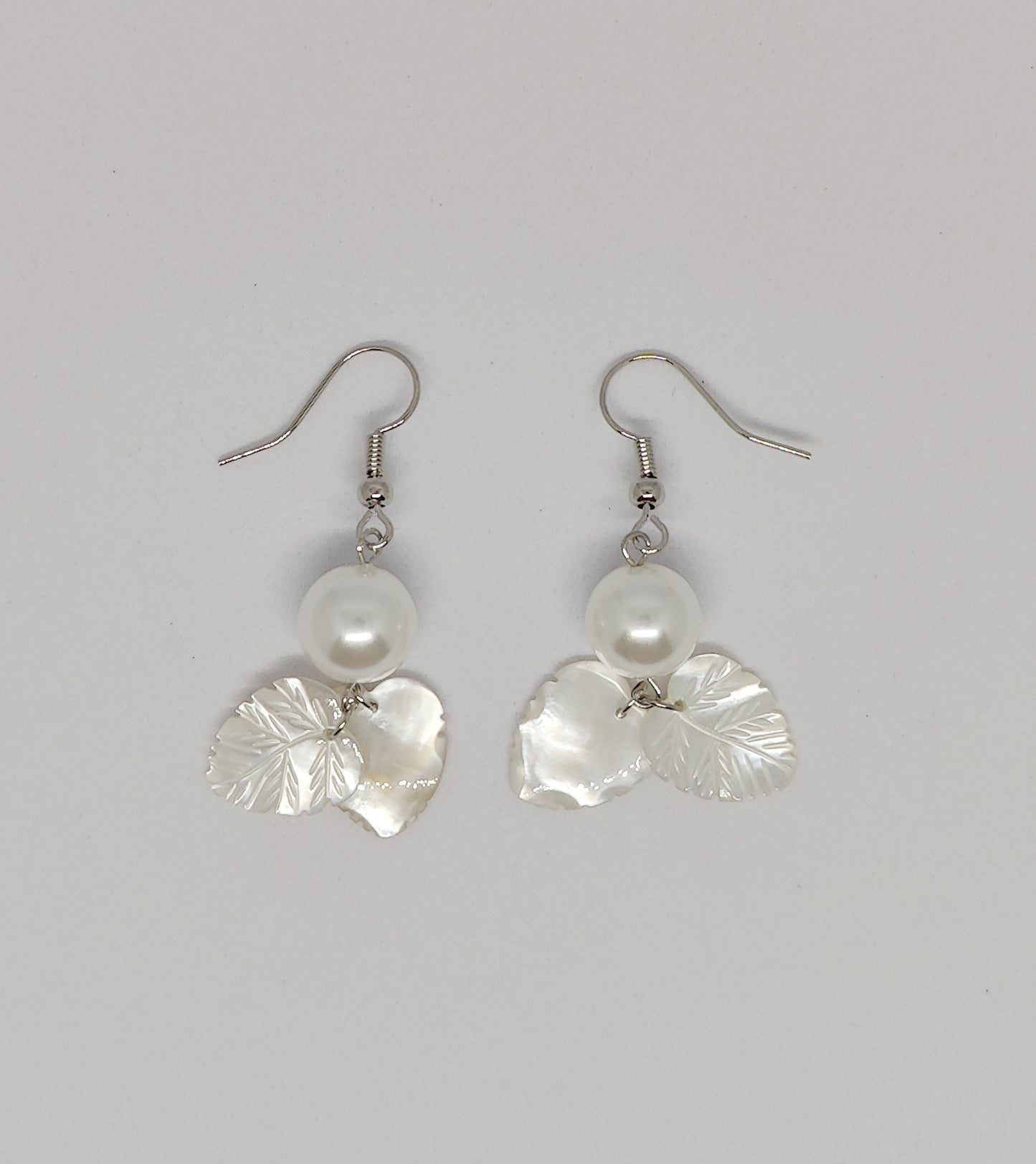 Sparkling Elegant Leaf-Shaped Shell Bead Earrings