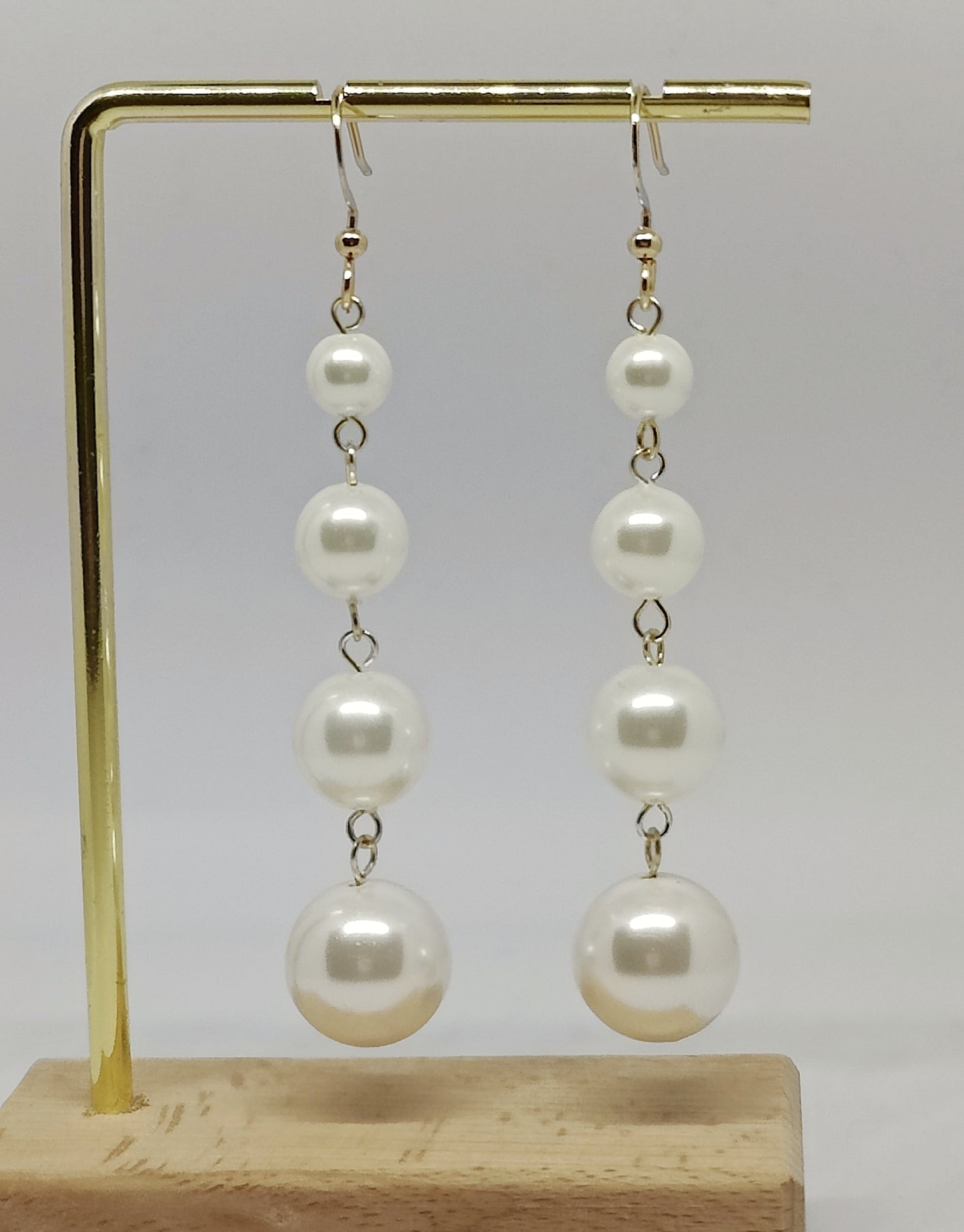 Gradient Four Shell-Pearls Chain Earrings