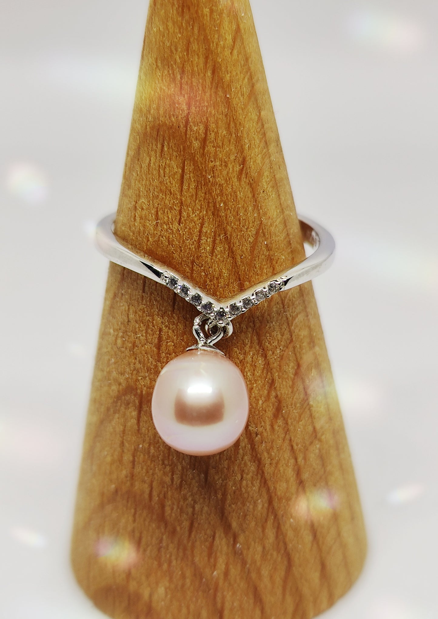 Water Wave-Shaped White-Gold-Plated Silver Ring Adorned with Zircon and Pearl (Size Adjustable)