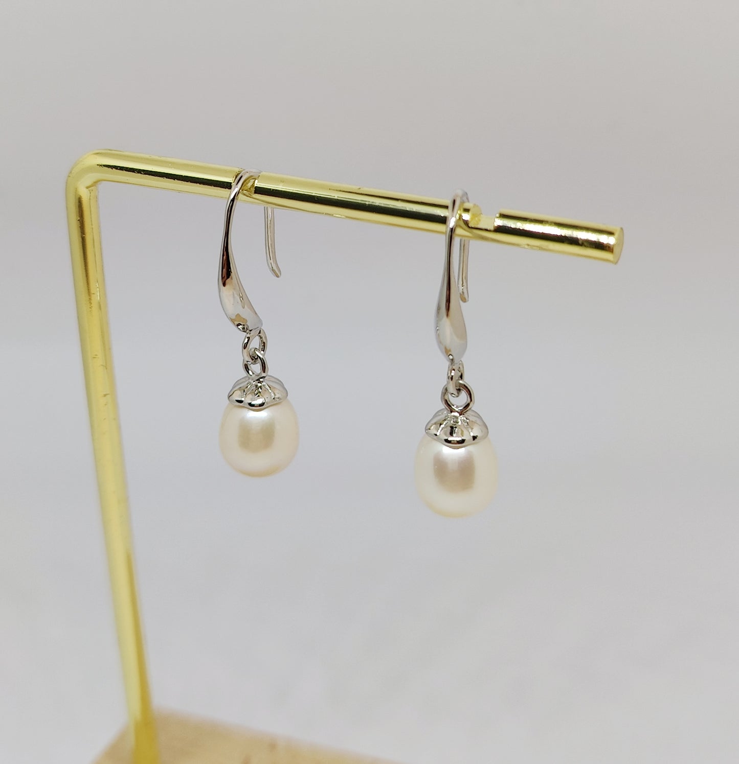 Classic Single Pearl French Ear Hook