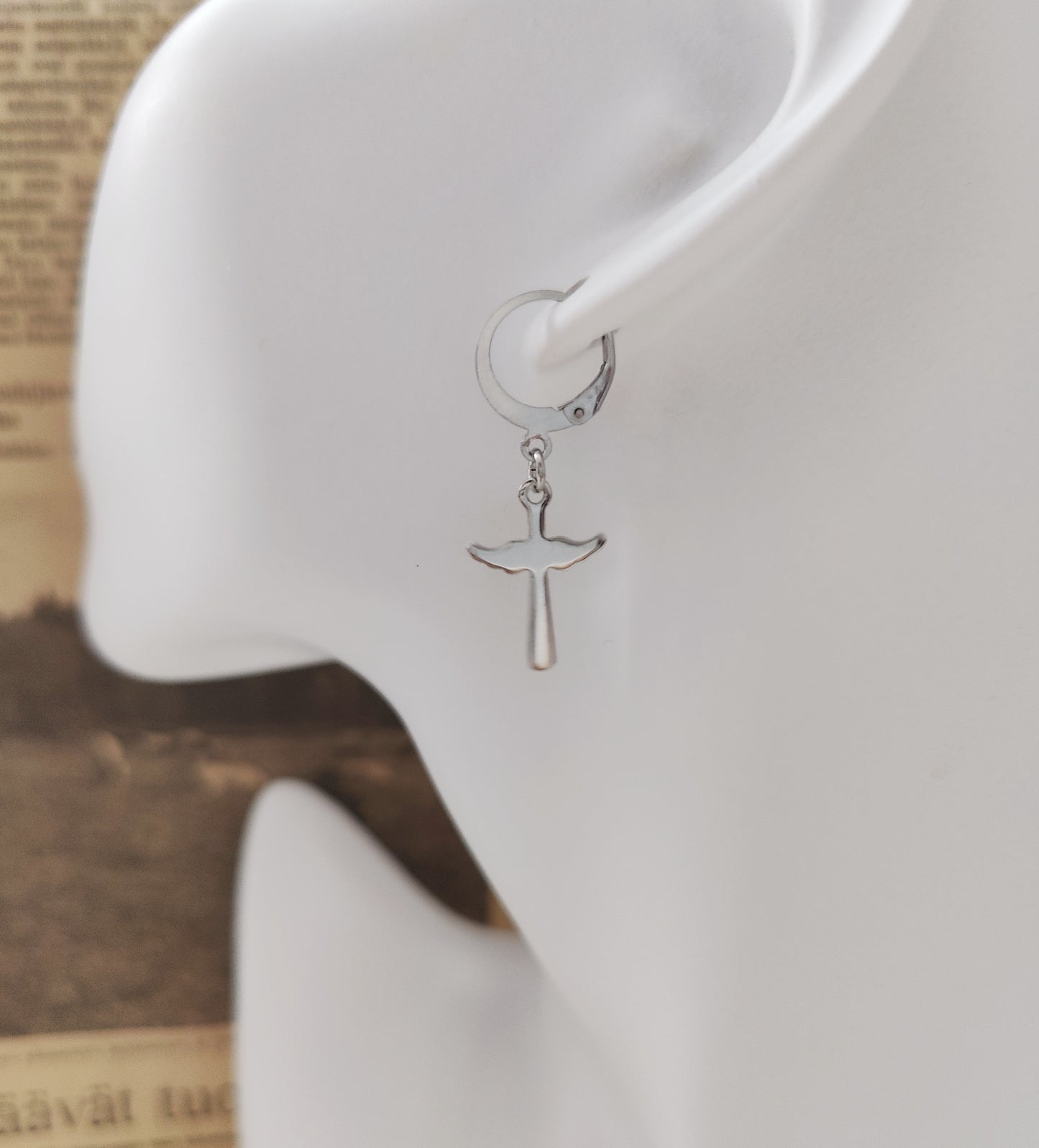 Round Ear Hooks with Wing-Shaped Cross Pendants