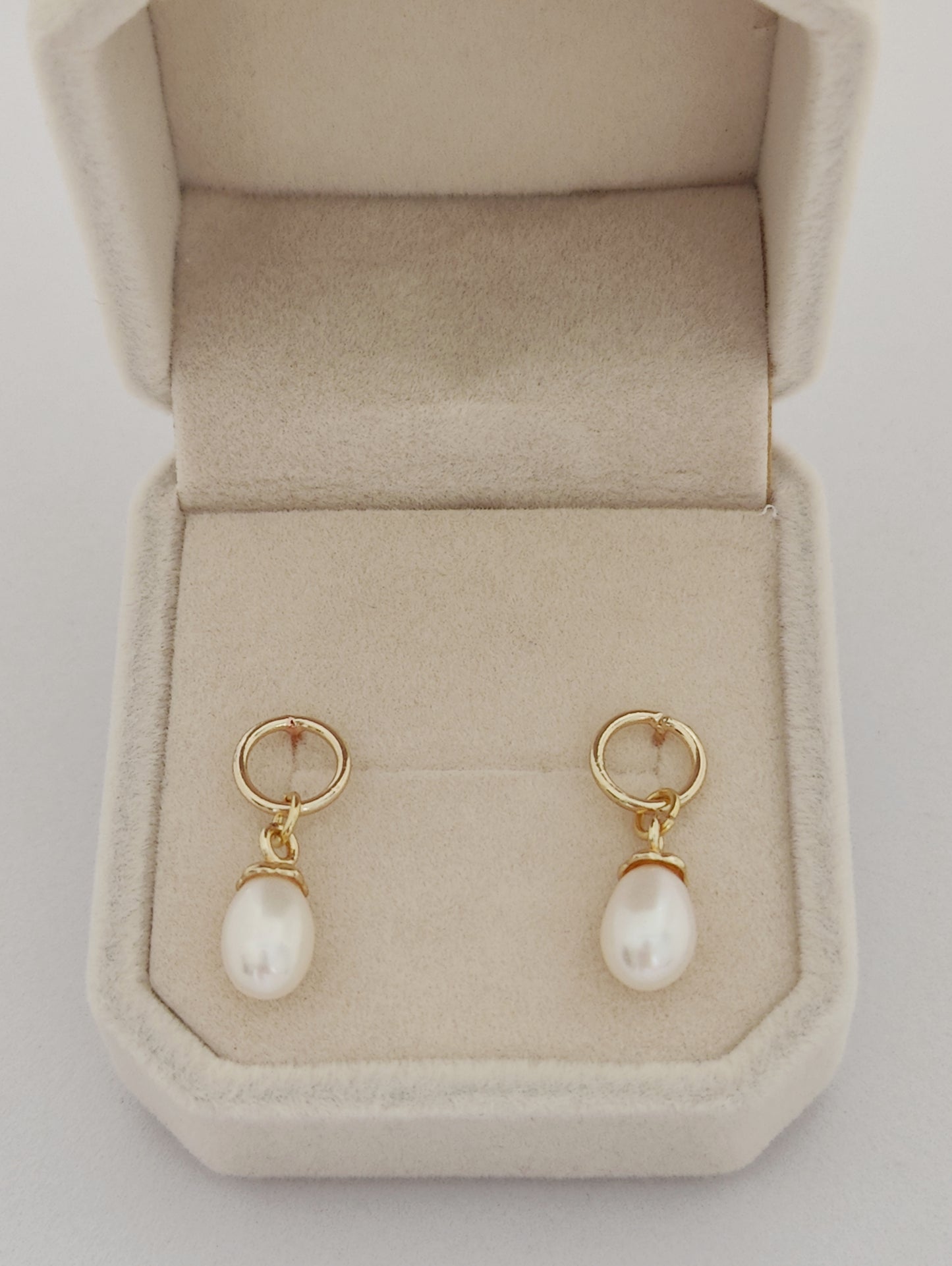 Classic Round Stud Earrings with Freshwater Pearls