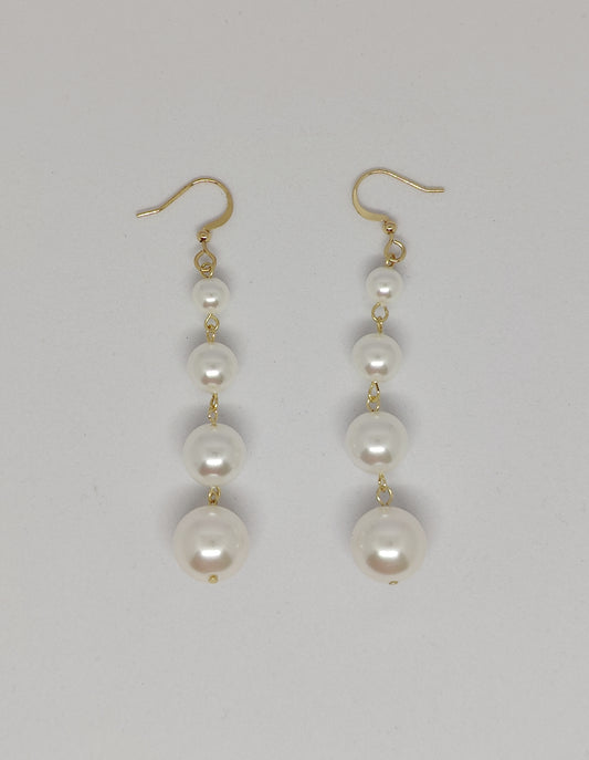 Gradient Four Shell-Pearls Chain Earrings