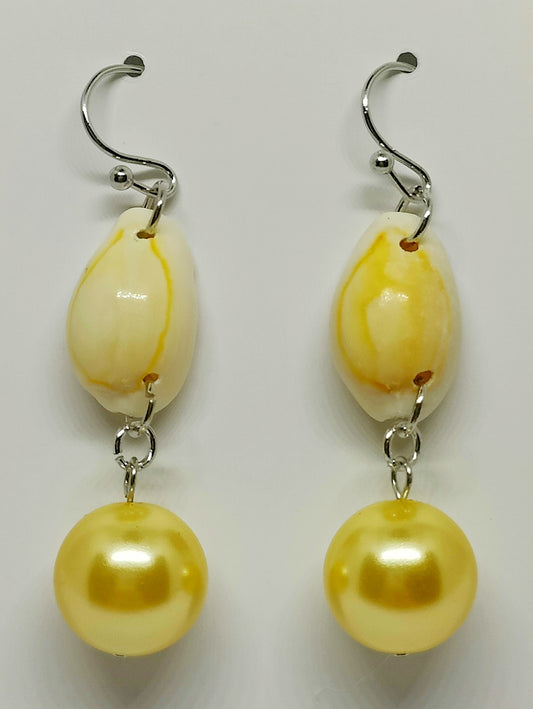 Shell and Golden Color Glass-Pearl Earrings.