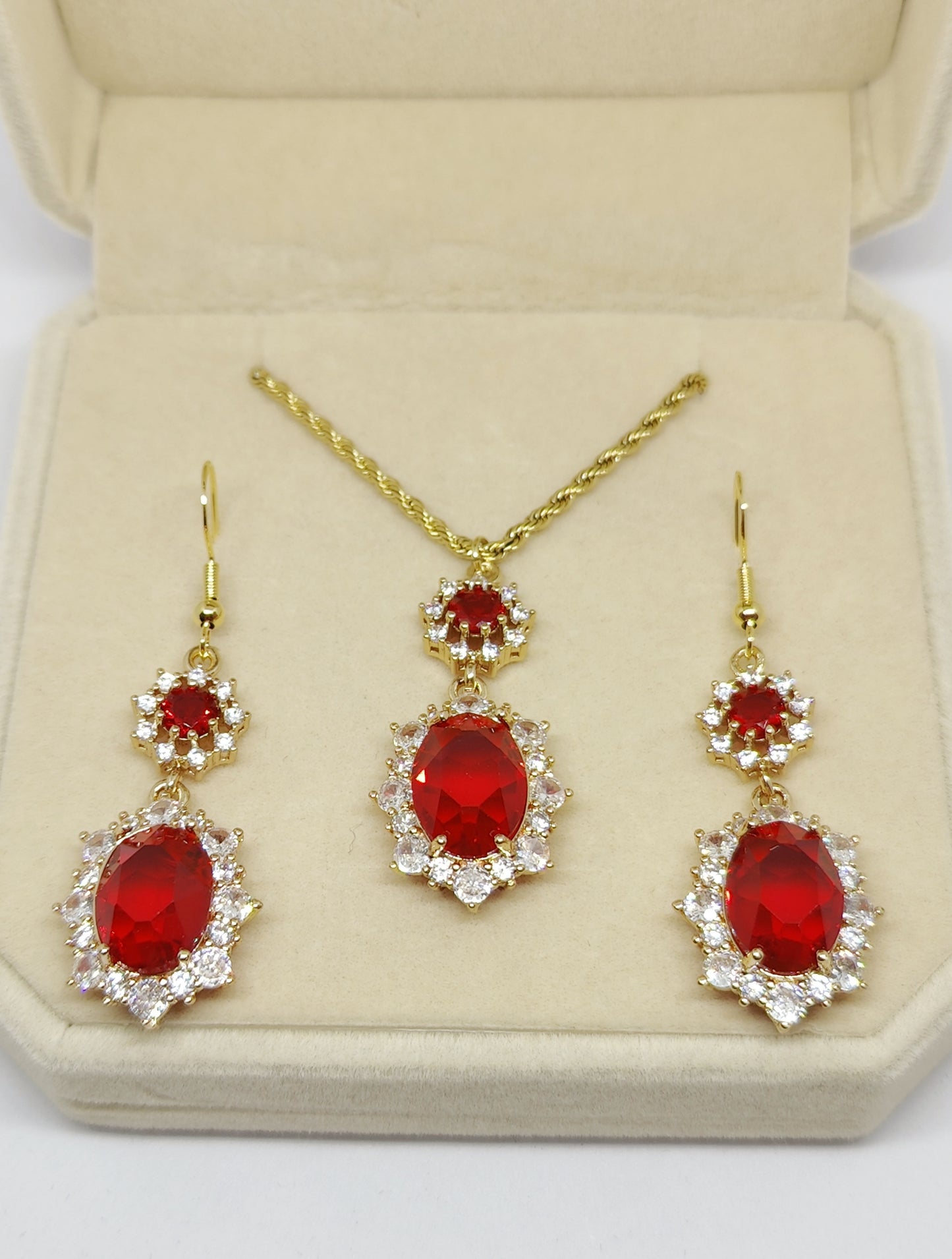 Crimson Majesty Pendant Set(Large Red Zircon with Surrounding Small White Zircons)