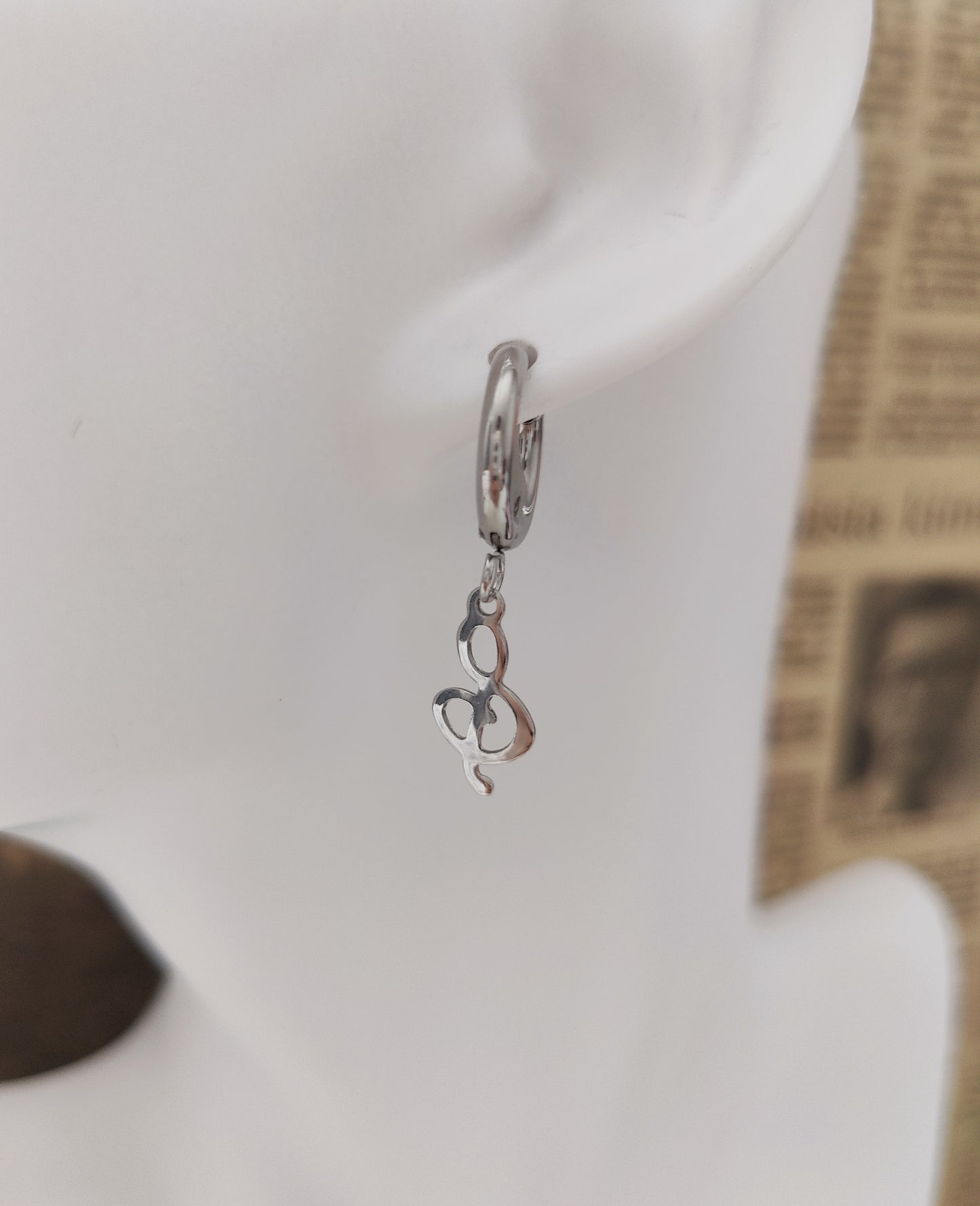 Round Earrings with Musical-Note-Shaped Pendant