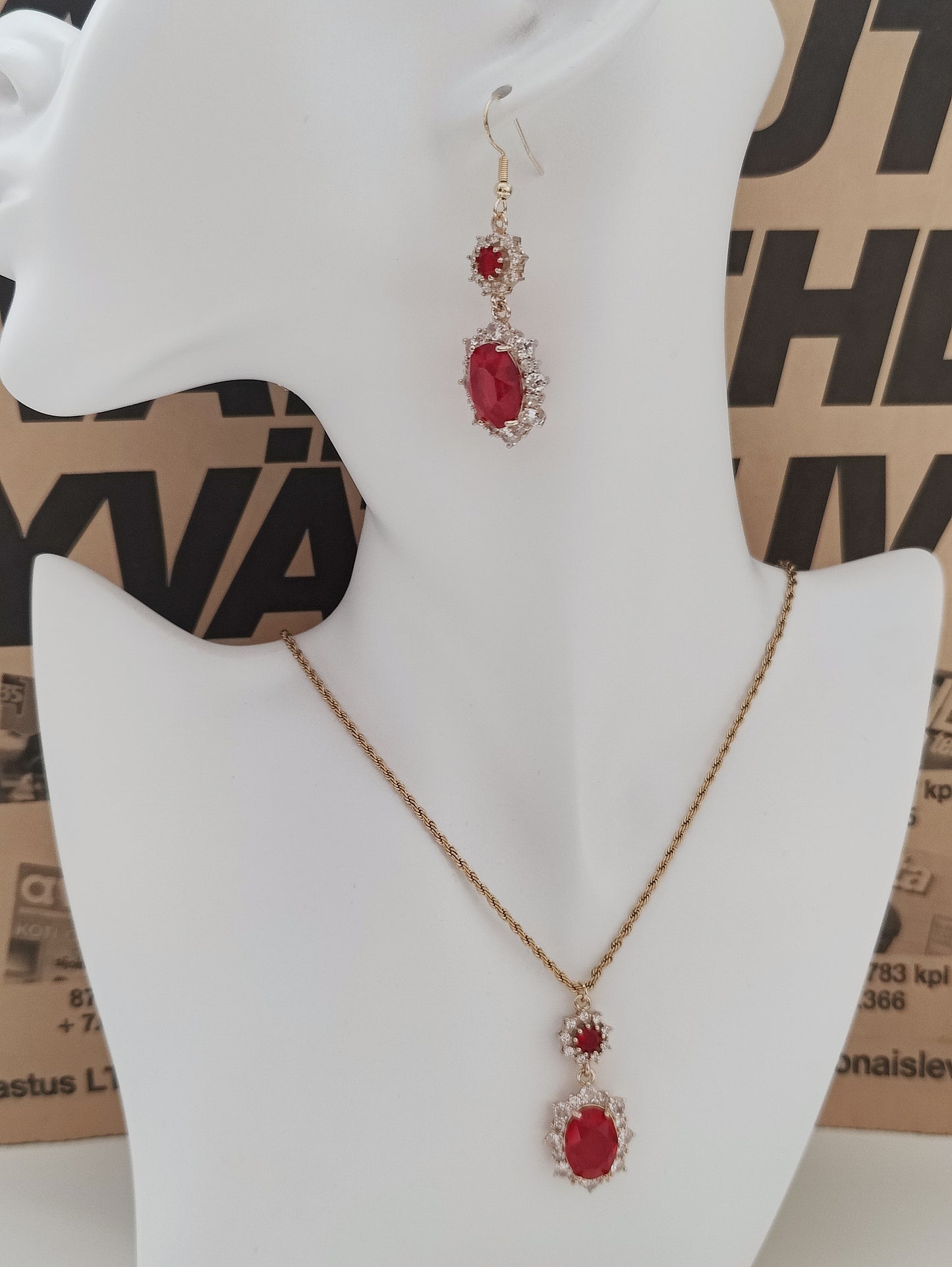 Crimson Majesty Pendant Set(Large Red Zircon with Surrounding Small White Zircons)