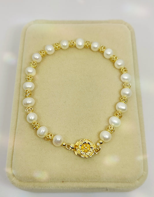 White Pearl and Openwork Gold-Plated Copper Spacer Bead Bracelet with Rosette Spring Clasp