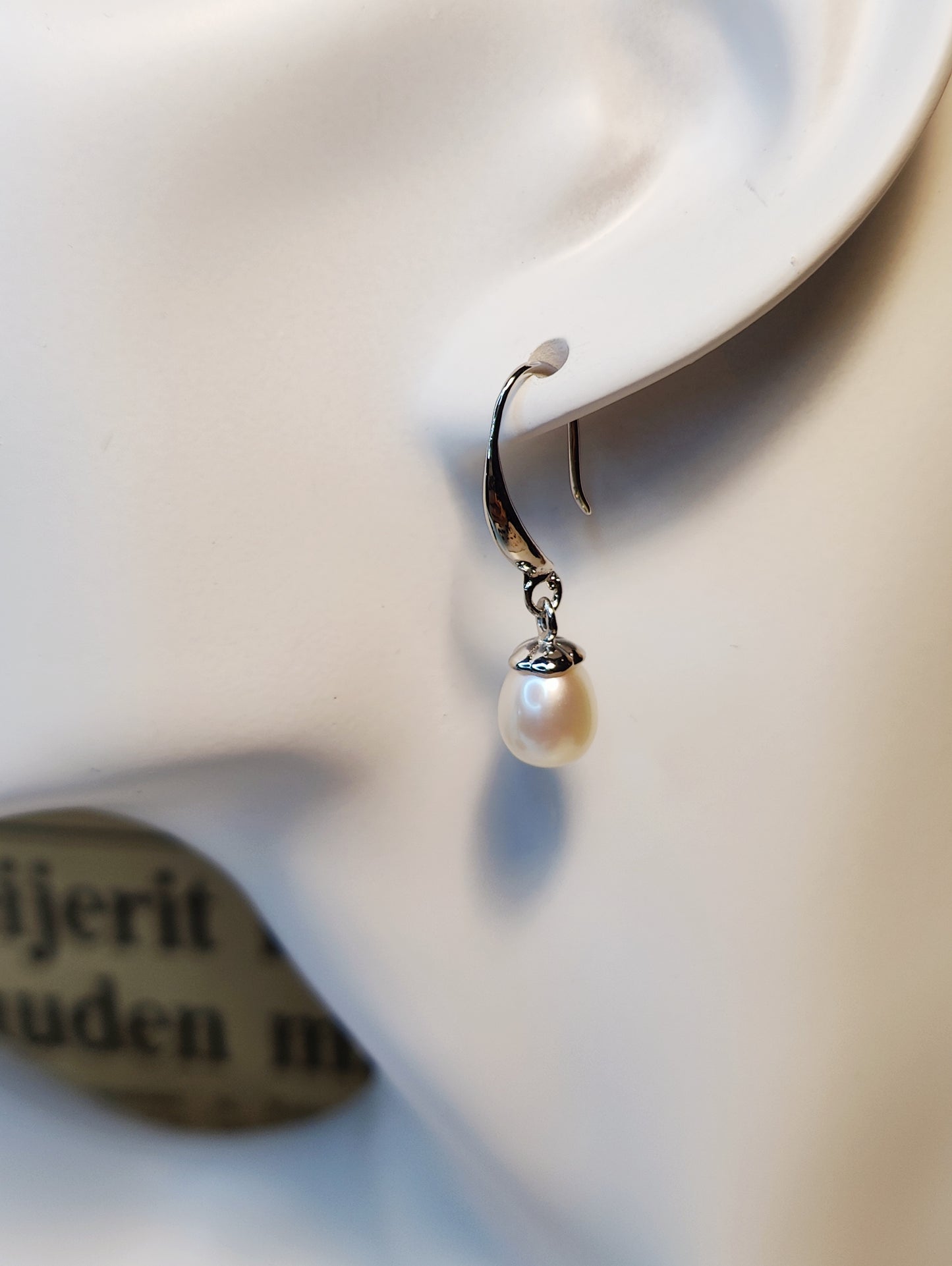 Classic Single Pearl French Ear Hook