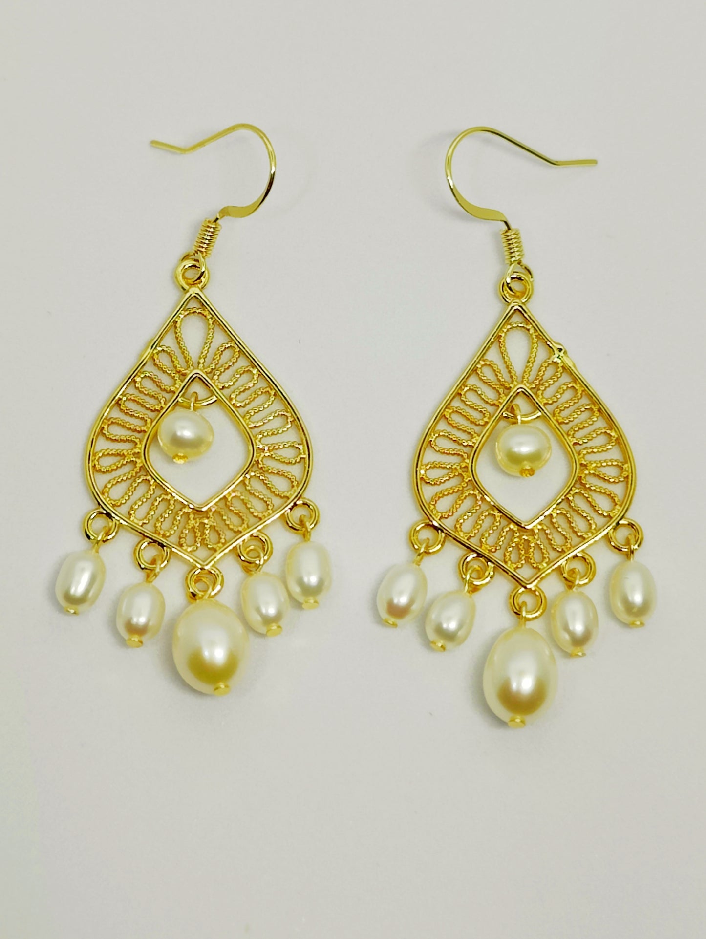 Vintage Hollow Water Drop Earrings