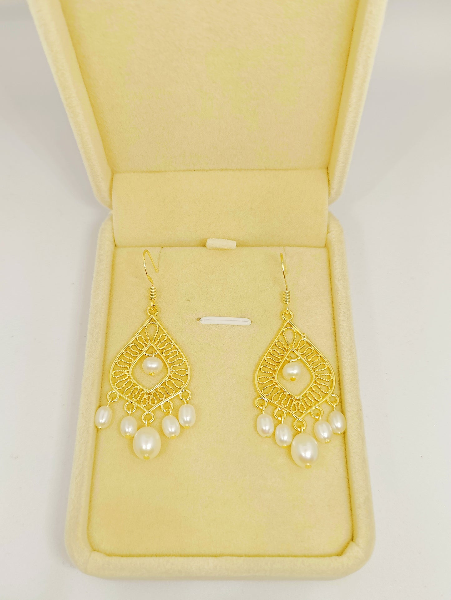 Vintage Hollow Water Drop Earrings