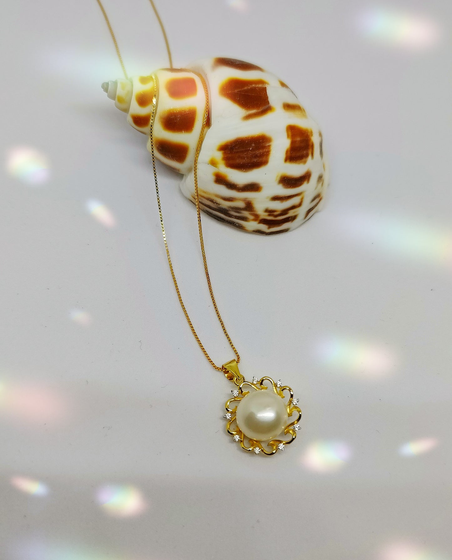 White Freshwater Pearl and Gold-Plated Silver Necklace (45cm)